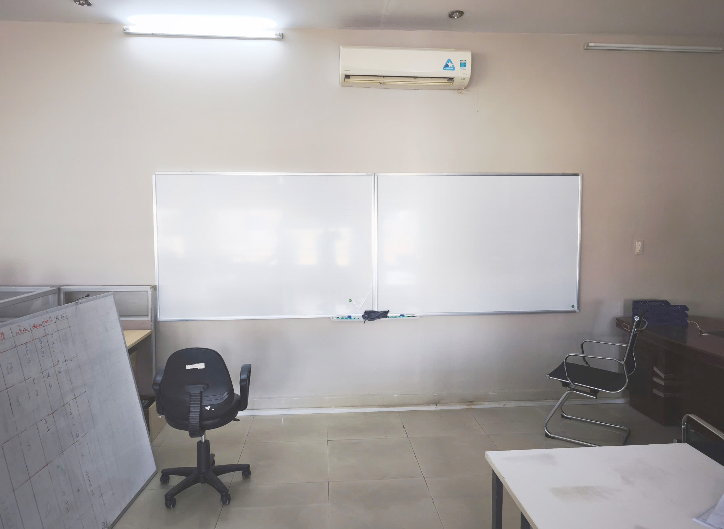 Bảng Từ Trắng Treo Tường Dongkuk Hàn Quốc